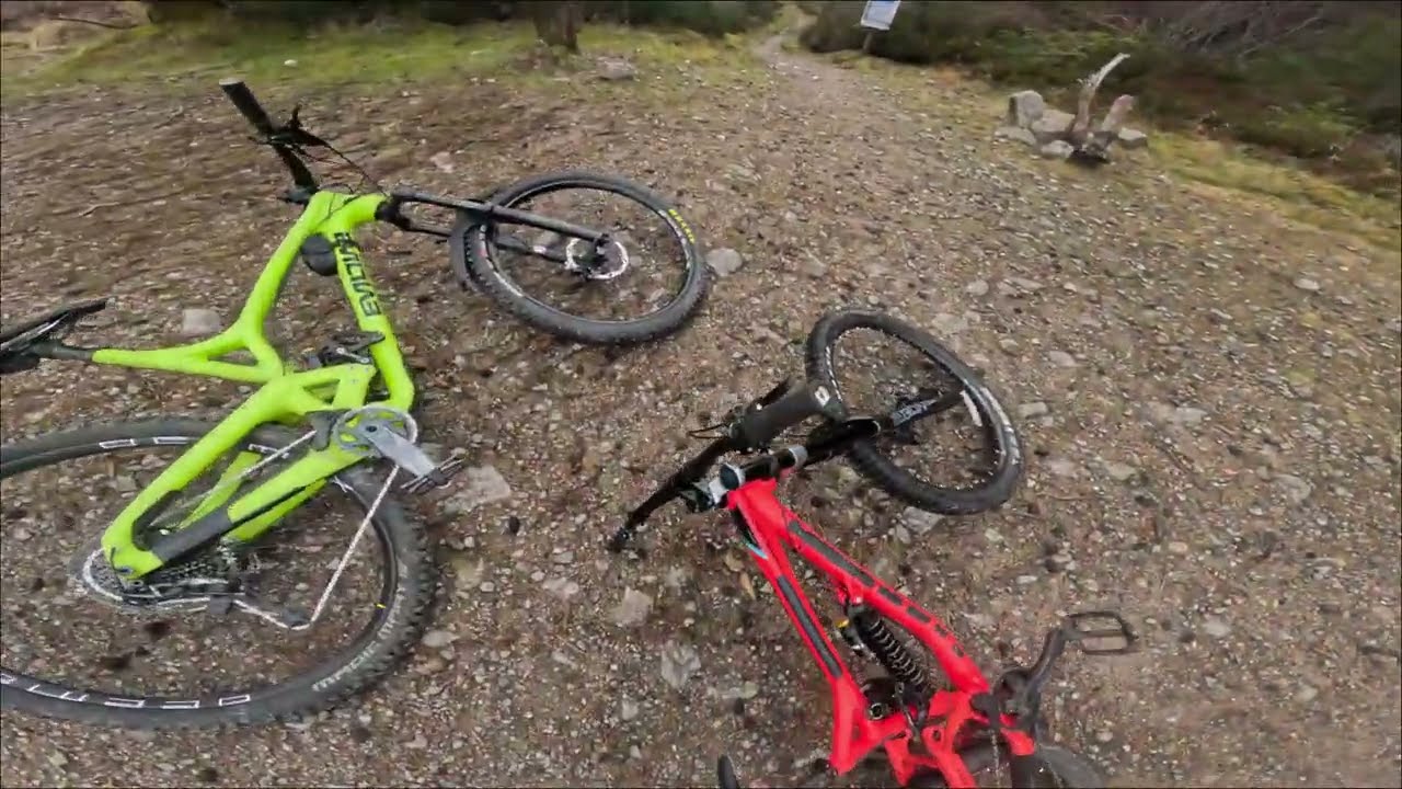 SENDING with KRIS Sheldermine BLACK CRANE and WORLD CHAMPS RED Fun Laps before MacAvalanche 2025