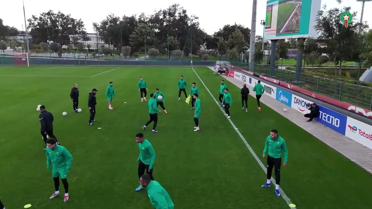 المنتخب الوطني يواصل استعداداته لمواجهة الكاميرون