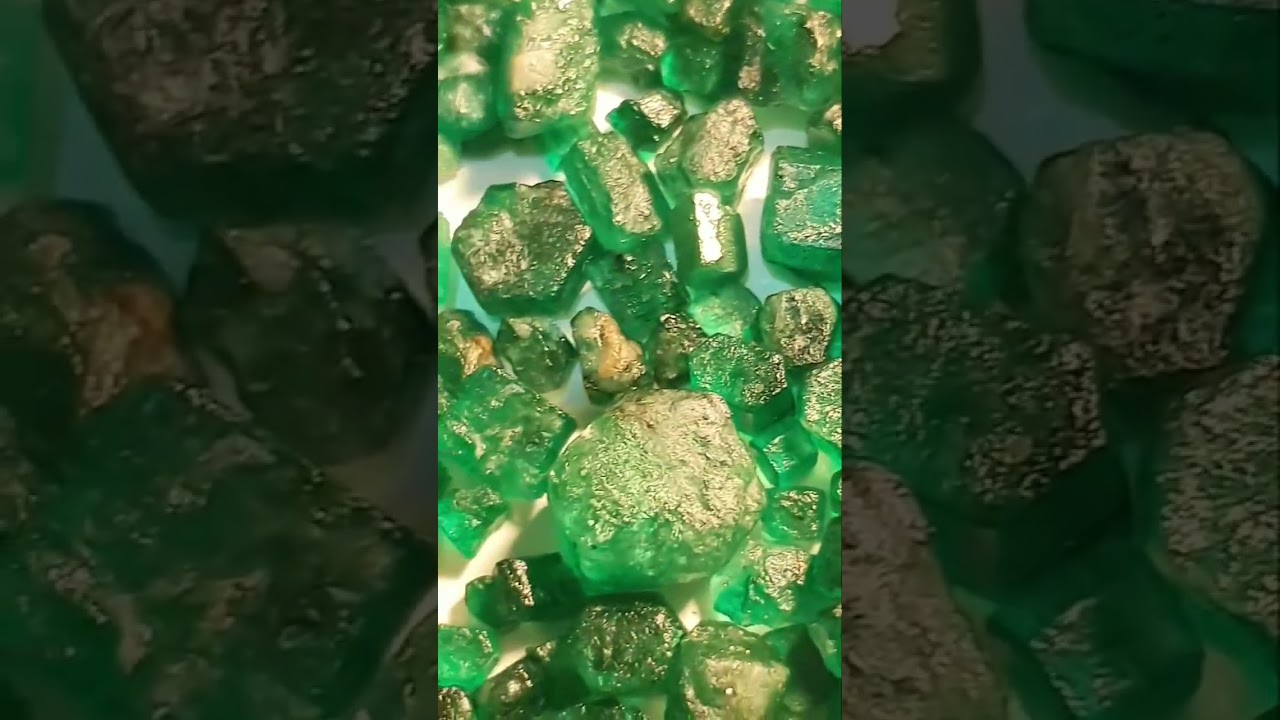 #gemstones #crystal #emerald #gemscollection #eams