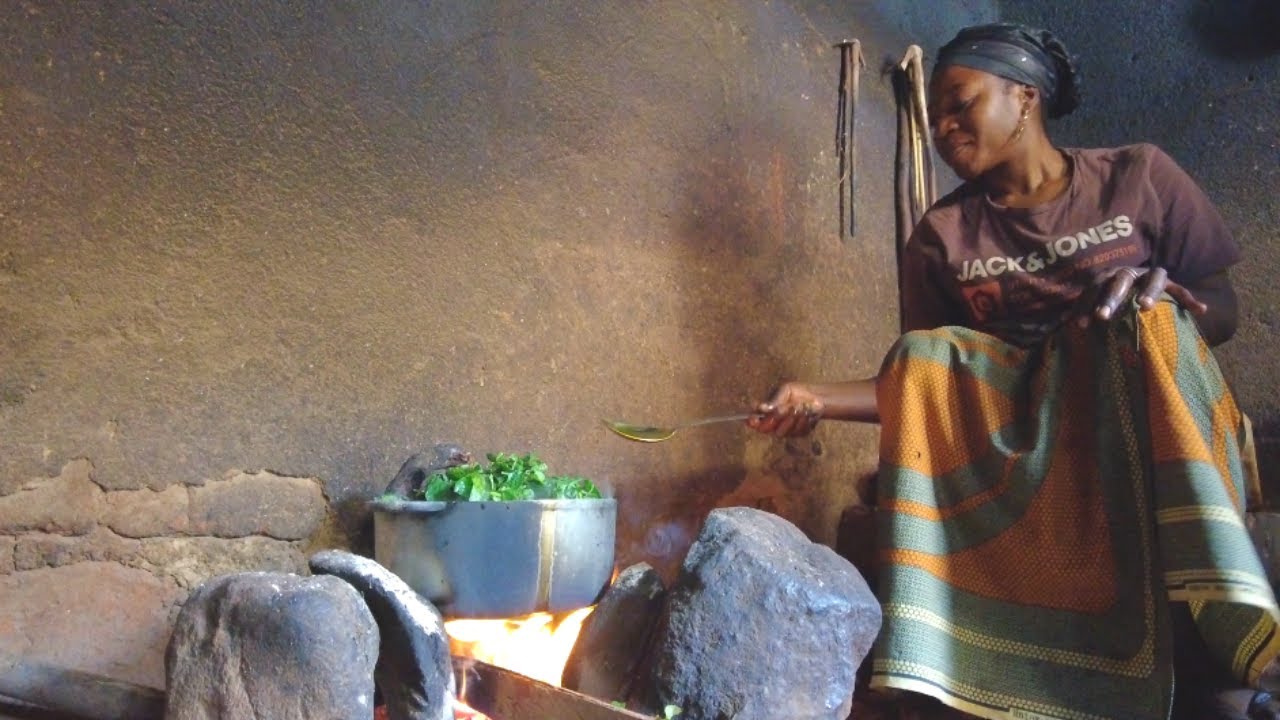 AFRICAN Village Life: Cooking in Northern Nigeria