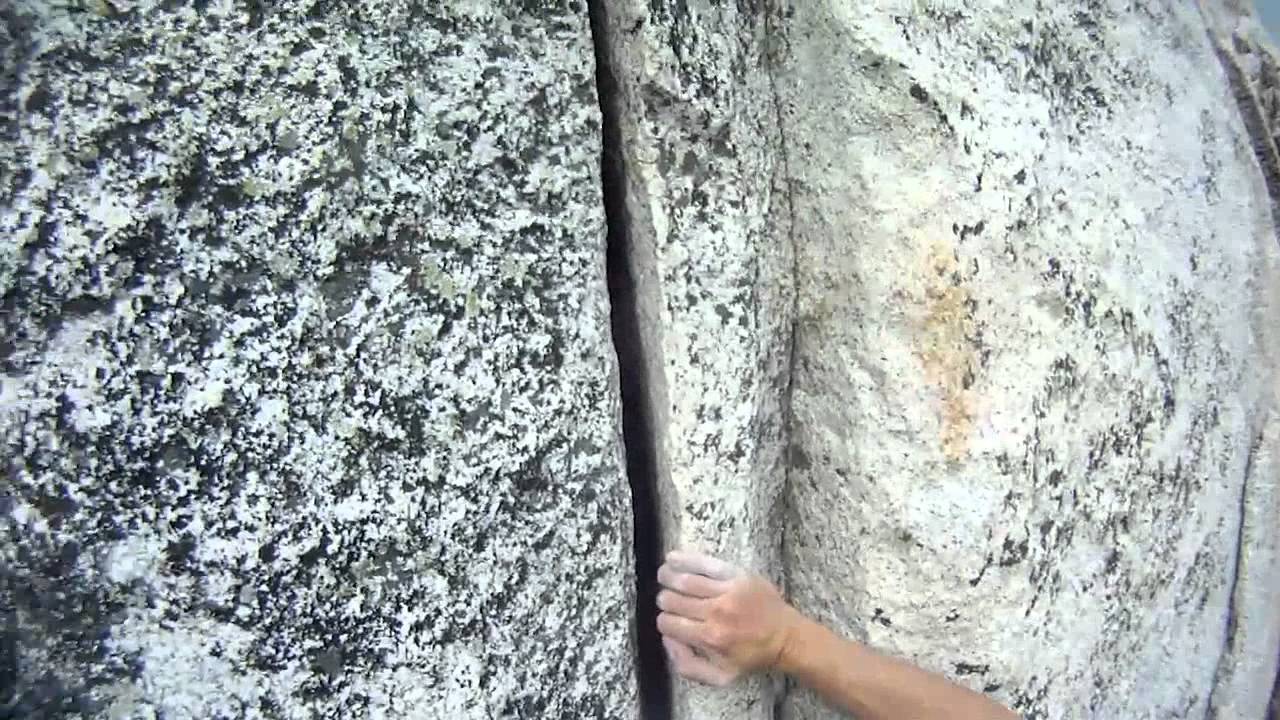 Climbing El Whampo 5.7 - Tahquitz - Idyllwild