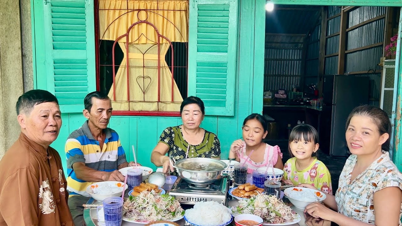 Xuống Nhà 2 Chi Chuẩn Bị Cho Đám Giỗ Ngày Mai-2 Chi Đãi Nồi Bún Nước Lèo Thiệt Ngon/KPV