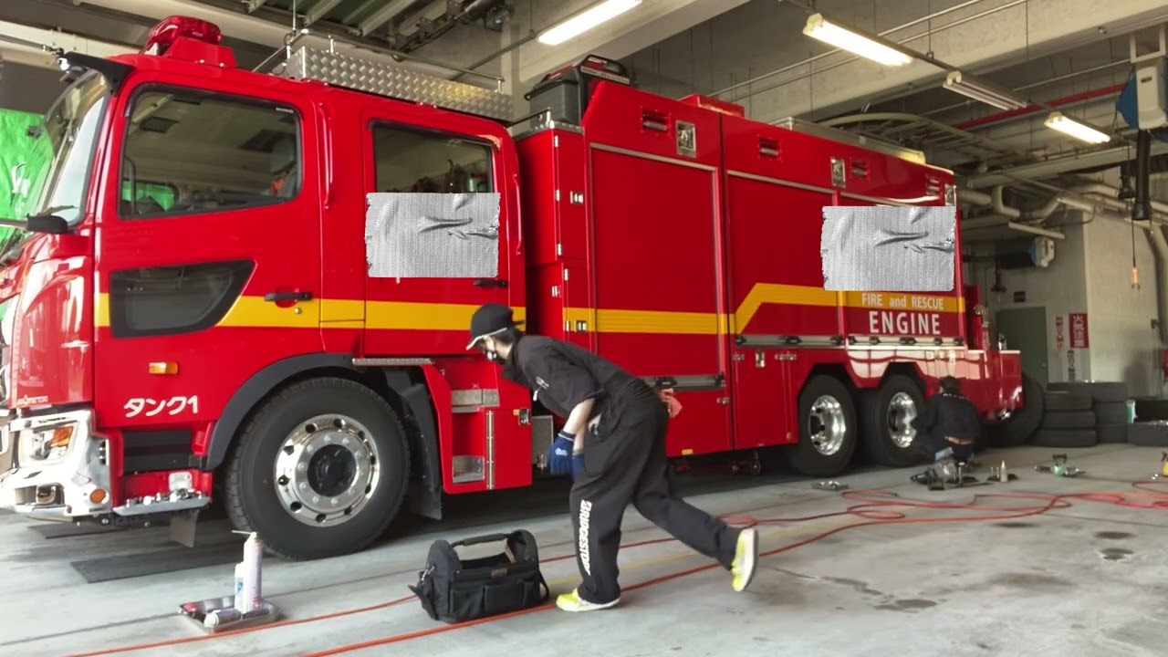 消防車のタイヤ交換　出張作業させて頂きました