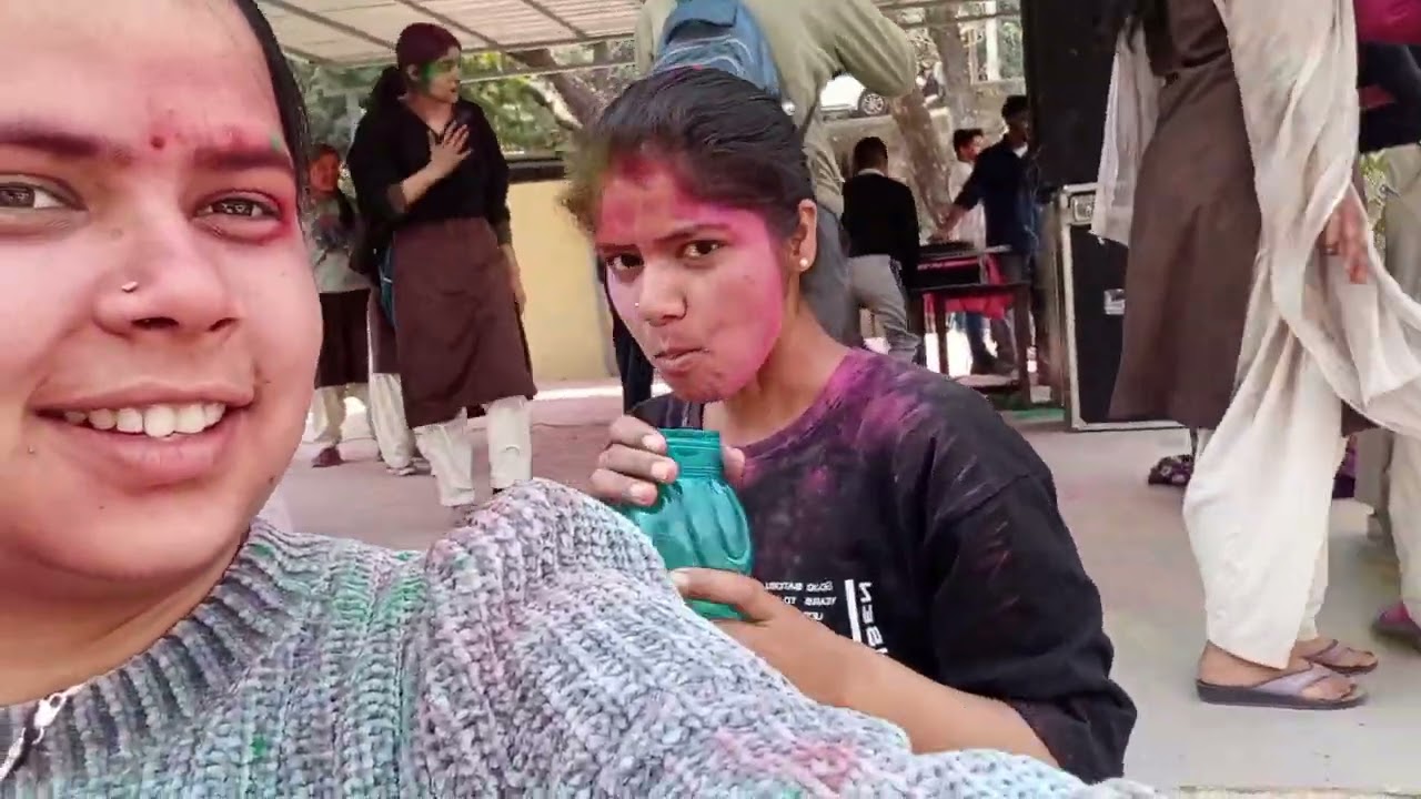 आज कॉलेज मे खेली होली स्पेशल ( 😁बहुत मज़ा आया😁 ) !!!!