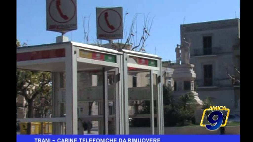 Trani | Cabine telefoniche da rimuovere
