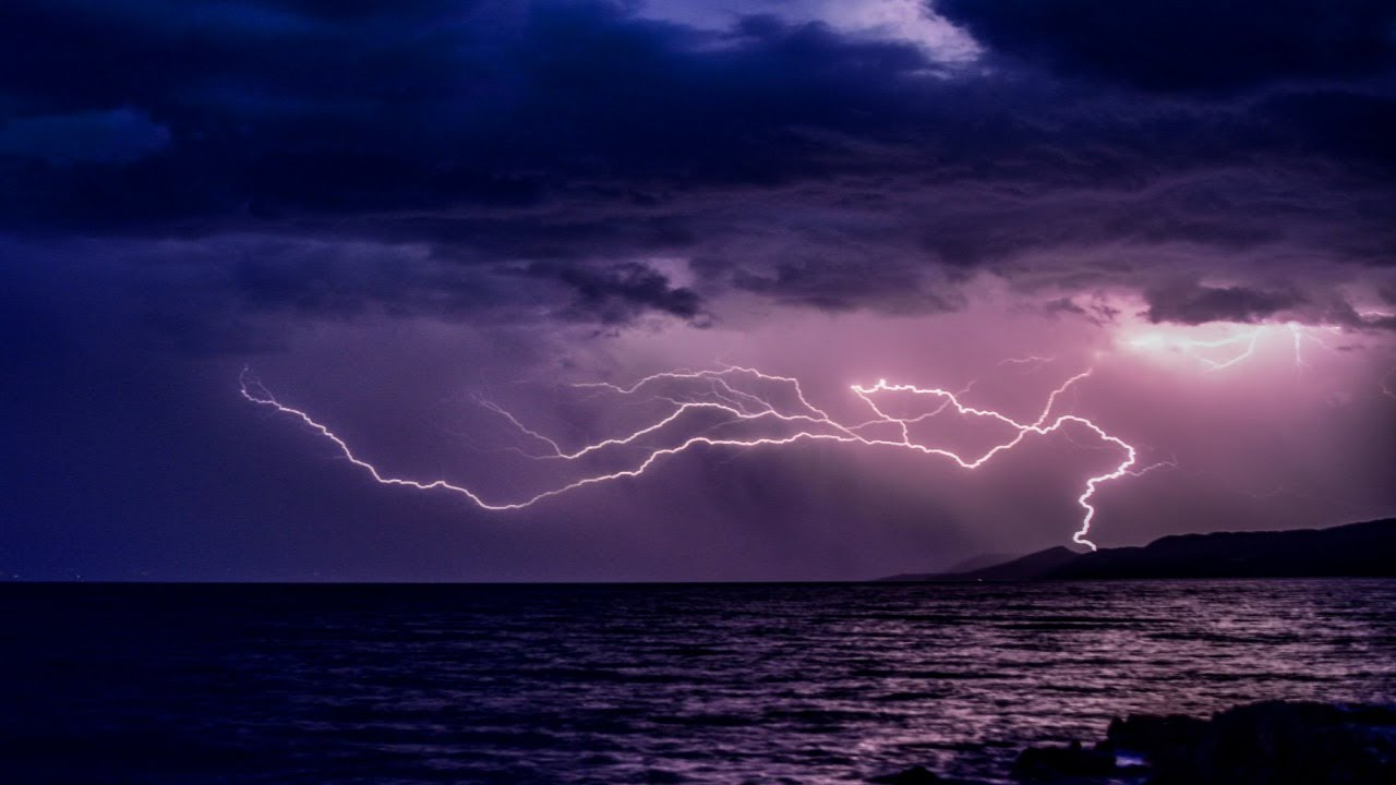 Listen to the THUNDER GROWLS- their getting louder!! heavy rain and thunder sounds