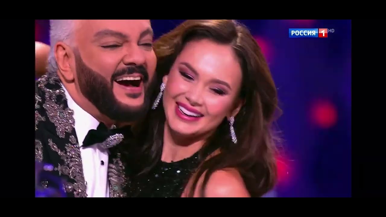 Aida Garifullina feat. Philipp Kirkorov - Playing With Fire (Christmas Show)