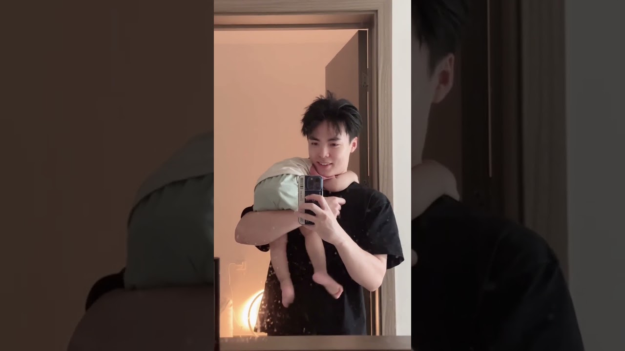 潘爸乐爷VLOG：乐爷被表舅追着玩笑到摔倒 宝宝遛狗狗好可爱 BabyLEYE&PAN #baby #dadlife #family #couplegoals #cutebaby #couple