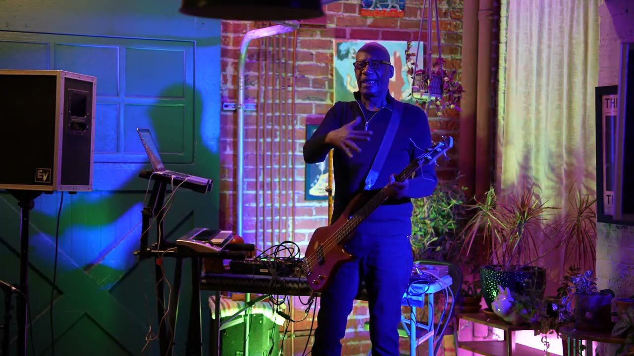 Dereck Higgins live at Grapefruit Records April 11, 2025