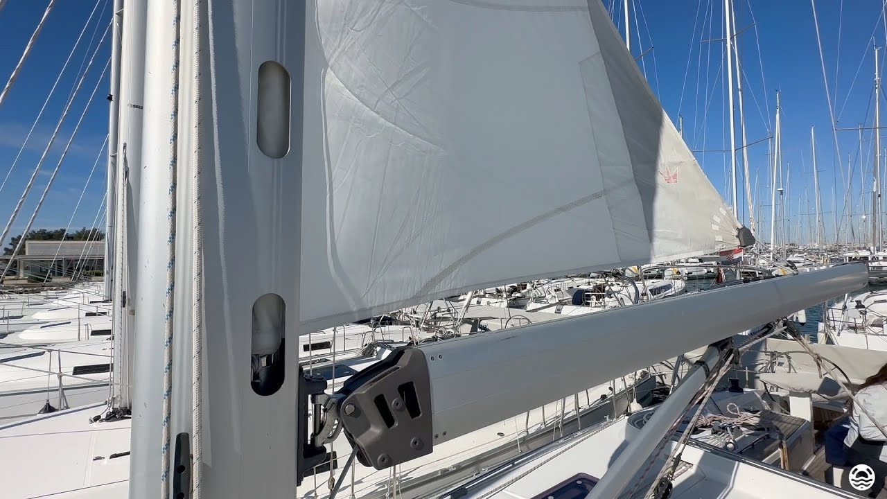 How to roll out a furling main sail