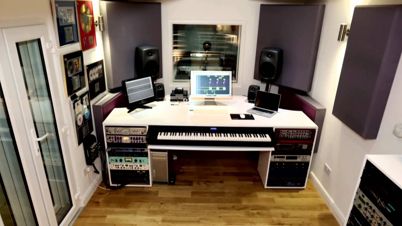 Andy Whitmore at his West London Recording Studio - Record Production. Video 2