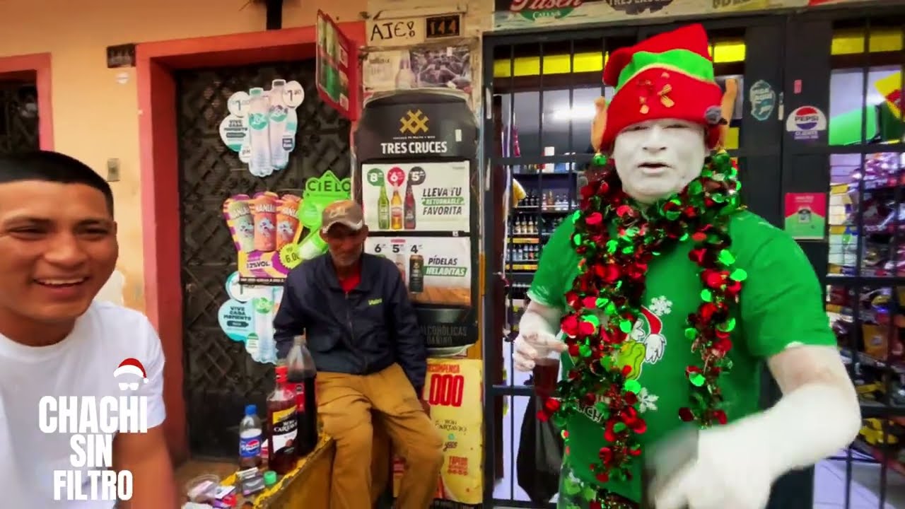 CHACHIN COMPRA PANETONES Y LLEGA A VISITAR ALOS COMICOS EN LA 50 JAJAJA