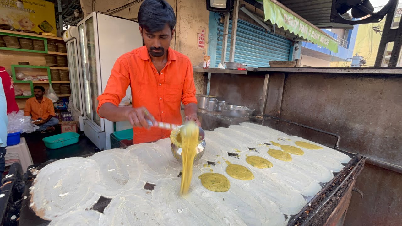 Most famous Dosa Point In Mahalaxmi Tiffin centre Hyderabad | Indian Street Food