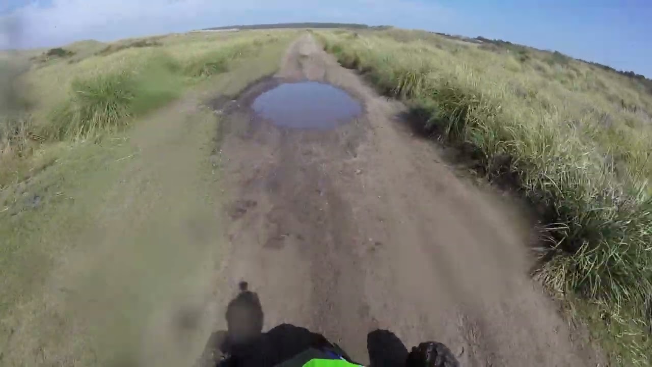 Raptor 700 -  un poco de barro en la playa