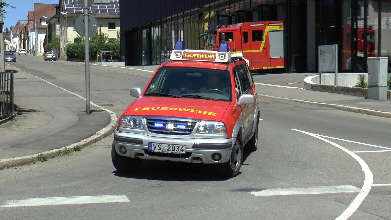 [GW-Höhenrettung als ELW] Kdow + Löschzug Feuerwehr Schwenningen zur BMA"ums Eck"