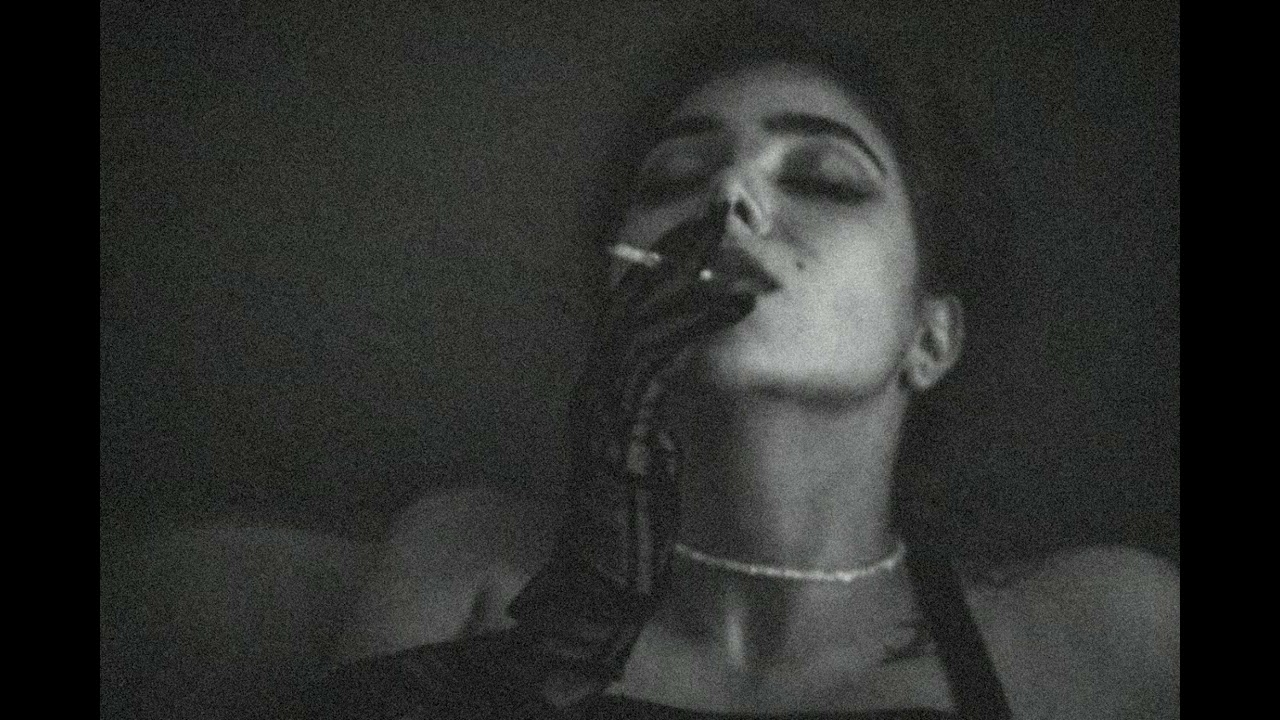 HELENA NOIR - Last Cigarette