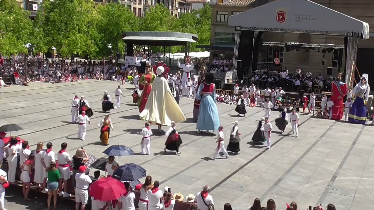 Gaiteros de Estella. Despedida de los gigantes de Estella, 2025. Jota 