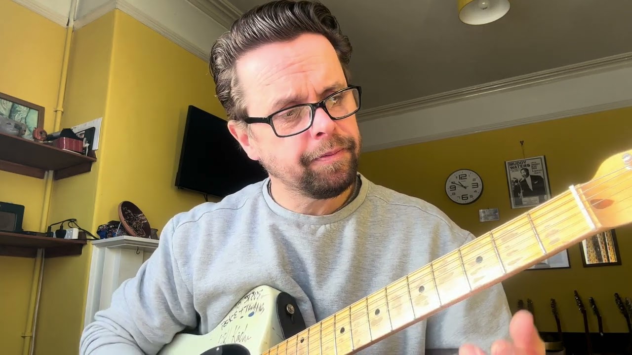 22. How to play an A major pentatonic scale