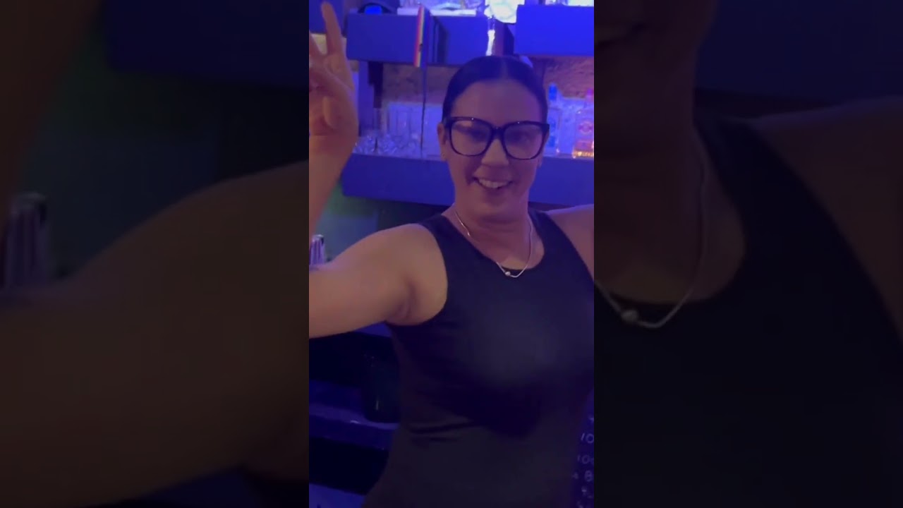 LUZ ROJA (VERSIÓN EN ESPAÑOL)