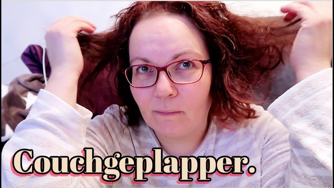 COUCHGEPLAPPER .. vor der Couch, im Pyjama 😁 Ich habe eine email bekommen 🐶 Ellie - Geht es ihr gut?