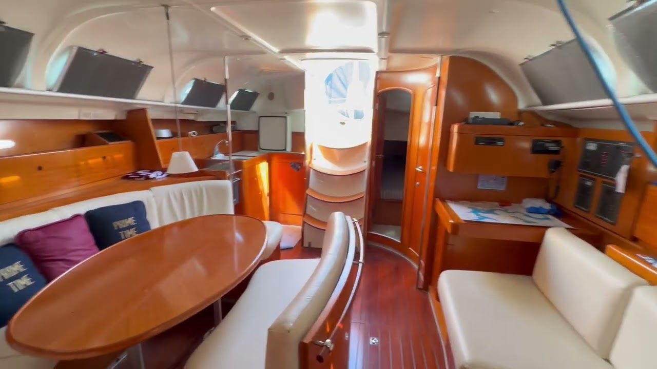 1996 Beneteau 42S7 Interior