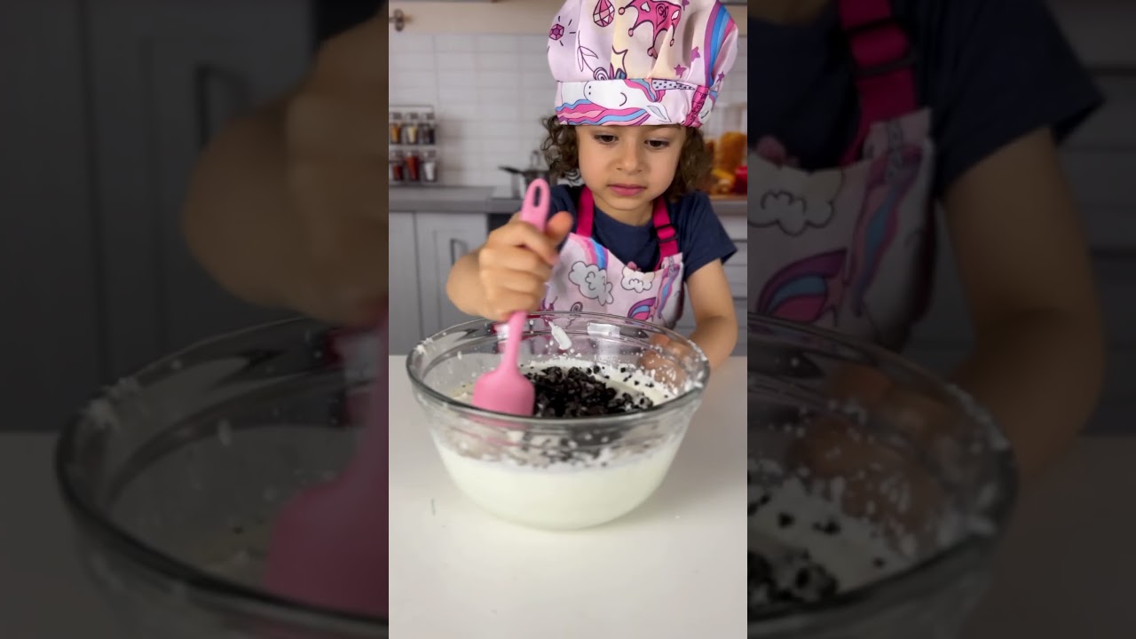 Oreo Ice Cream - The BEST Homemade Recipe