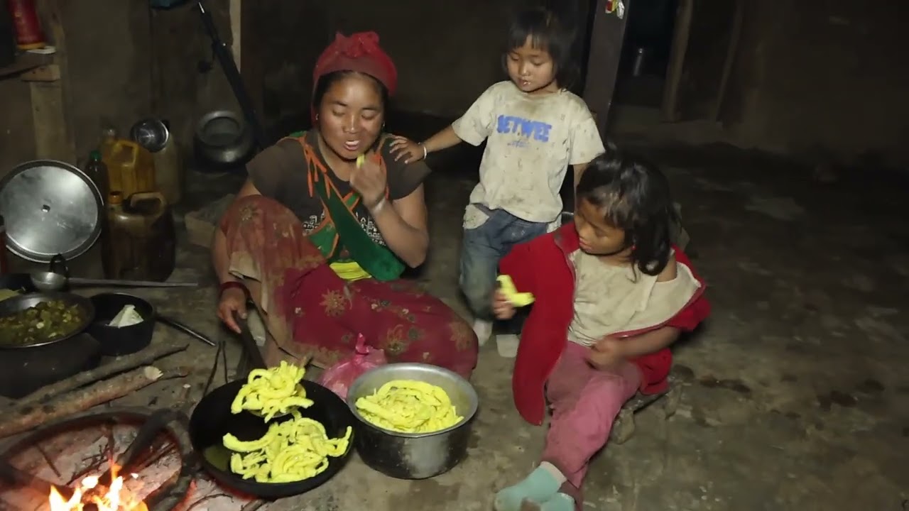 How villager do cook and eat food in the village ?Wie kochen und essen die Dorfbewohner im Dorf?