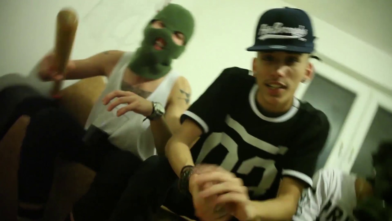AMULY - GATA (Videoclip Oficial)