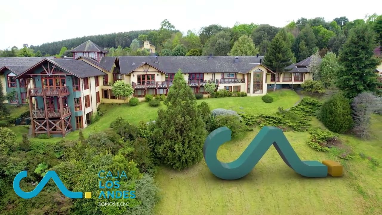 Vuelo de dron Hotel Caja de Compensación Los Andes en Frutillar