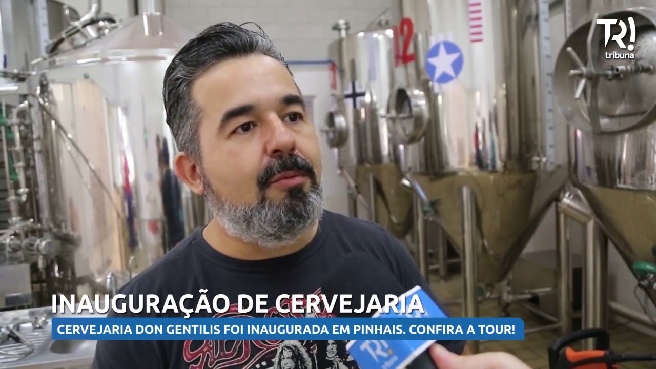 Mestre cervejeiro abre fábrica artesanal pra mostrar processo de produção