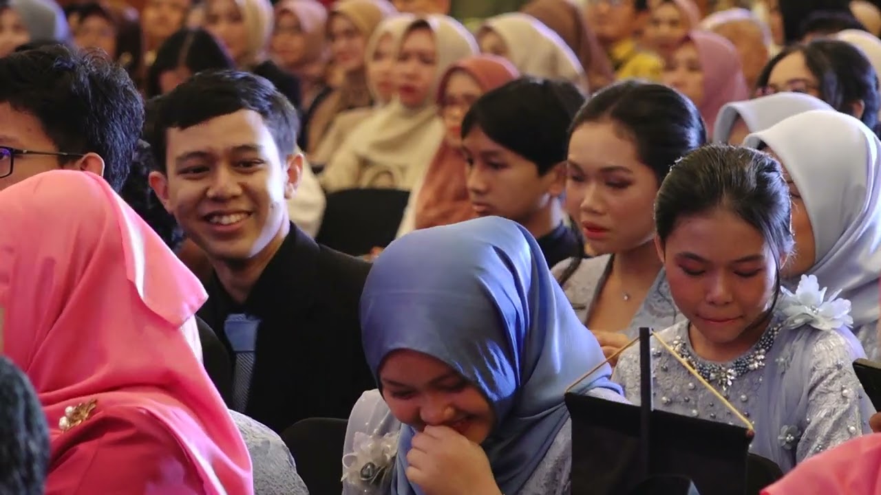 PELEPASAN SISWA-SISWI ANGKATAN 74 SMP NEGERI 1 BOGOR #part1