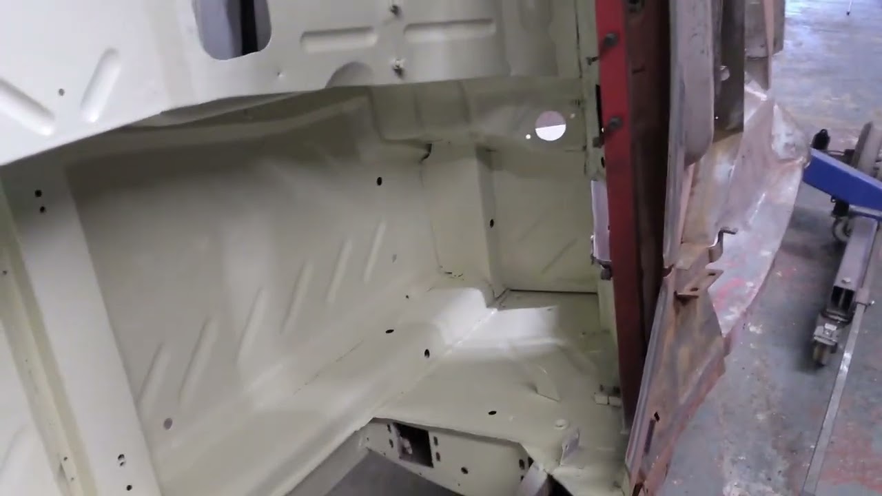Jensen Healey MK1 body restoration look round.