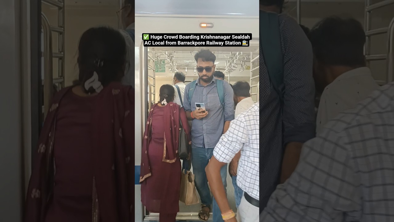 ✅ Huge Crowd Boarding Krishnanagar Sealdah AC Local from Barrackpore Railway Stn #shorts #shortvideo