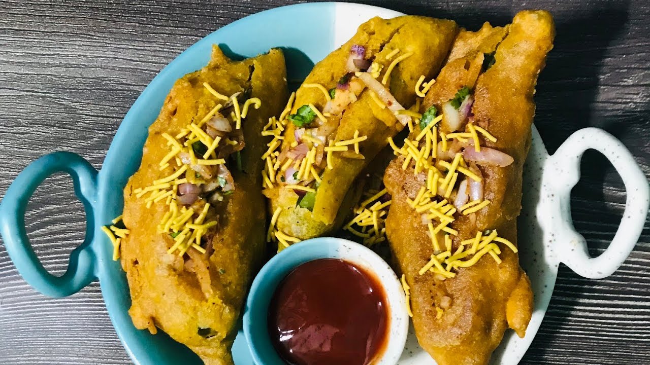 Chilli bajji || chilli fritters || chilli pakoda  please find the full recipe @sravz homes