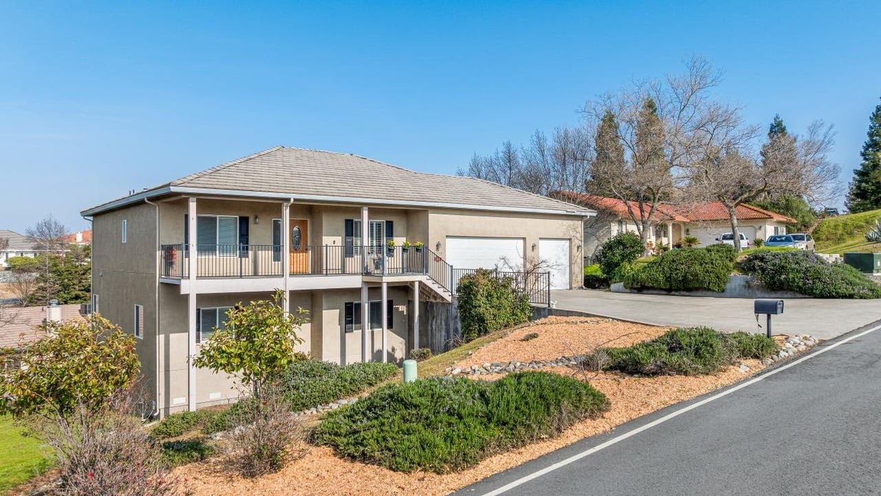 2993 Stagecoach Dr, Valley Springs, CA
