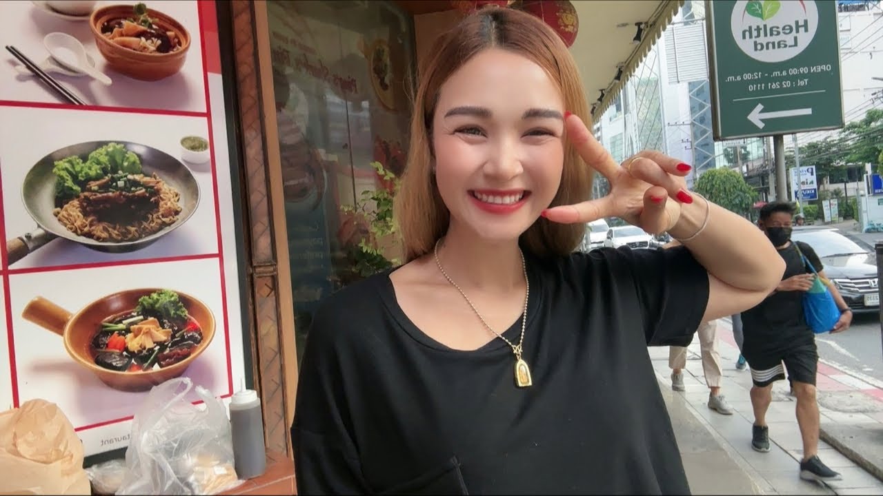 LIVE - Street Cafe with PloySai Coffee Lady Bangkok Thailand - Ploy Sai - Thai Street Food