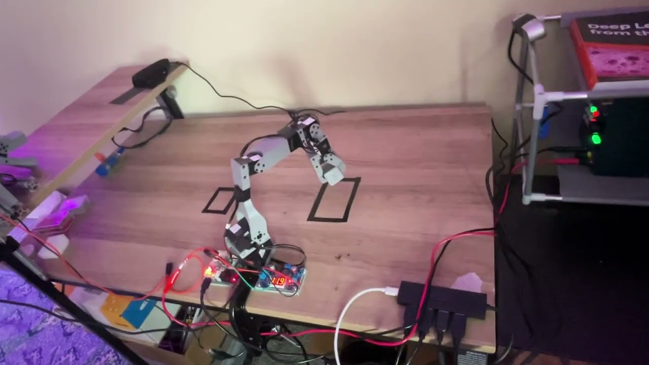 Autonomus Pick and Place using Action Chunking with Transformers (ACT)