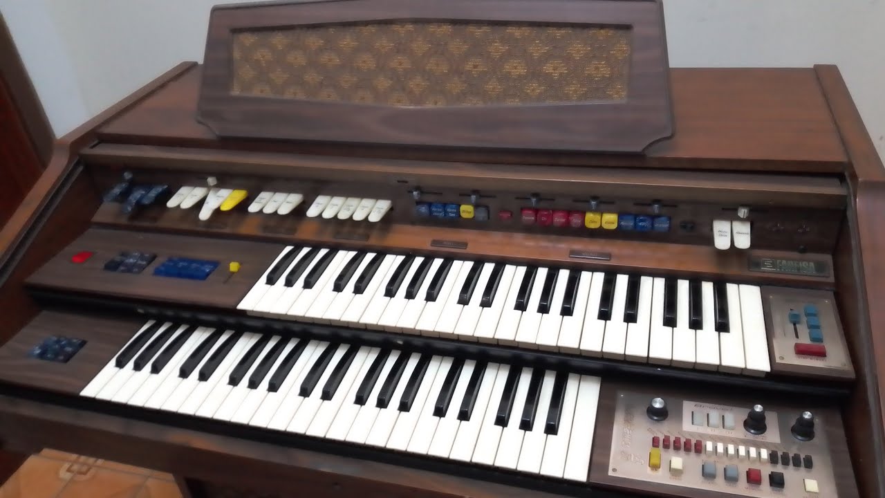 Discovery strings #13 | Órgano Farfisa Modelo 5240 | #César