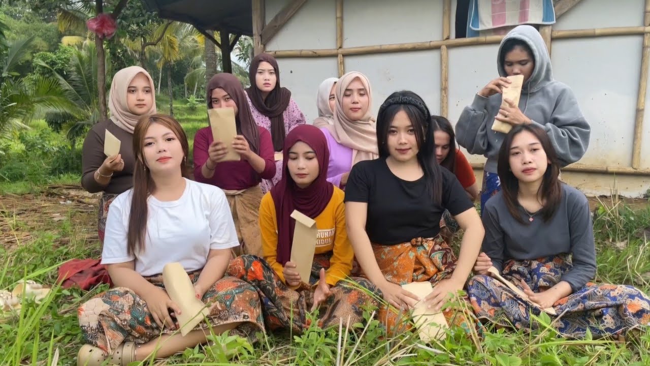 WOOW...RIZKI MENGALIR DERAS‼️GADIS DAN JANDA DESA CANTIK DAPAT HADIAH UANG DARI ORANG BAIK