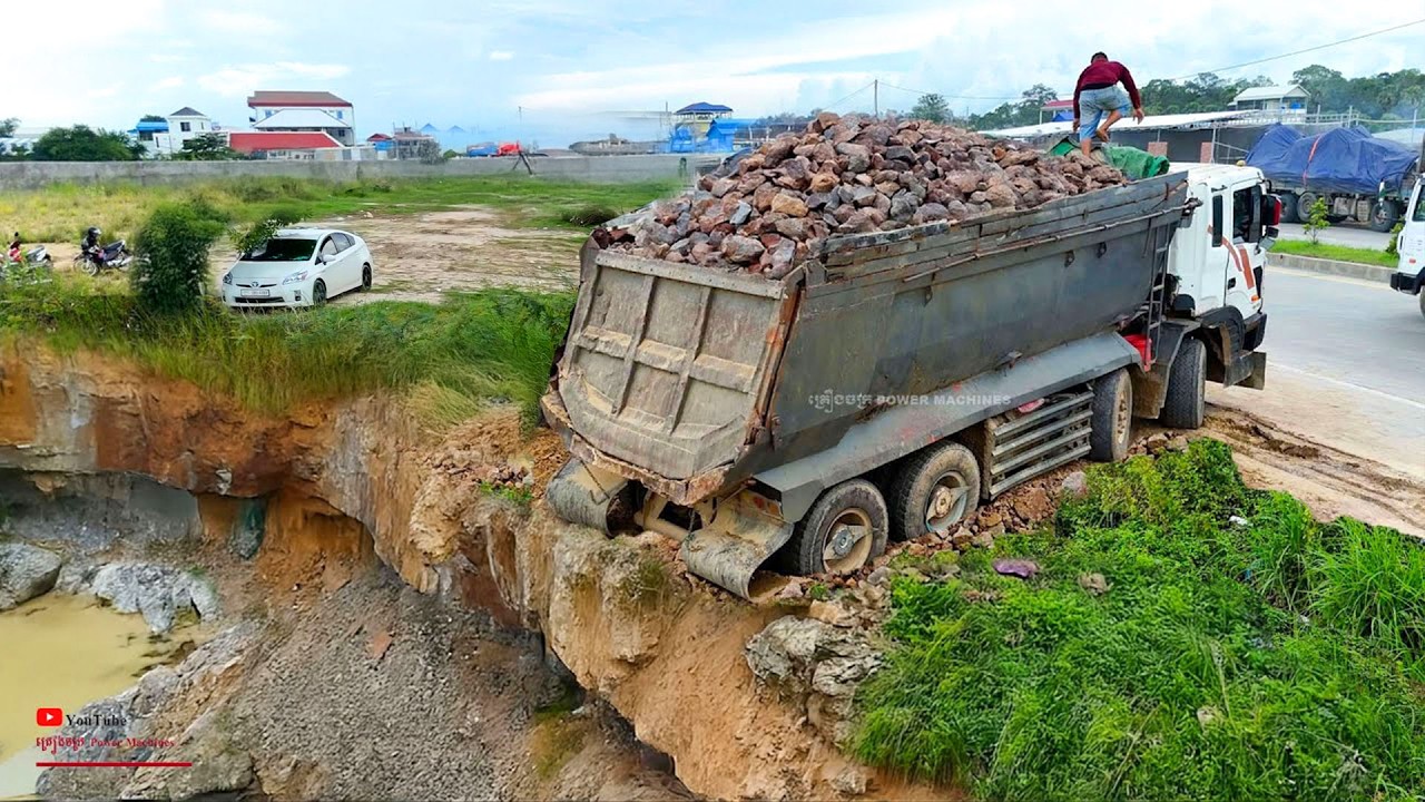 Damn! Practice Skills Starting Landfill This Whole​ Pond Join Komatsu Dozer Vs Trucks 5t, 25ton Fill
