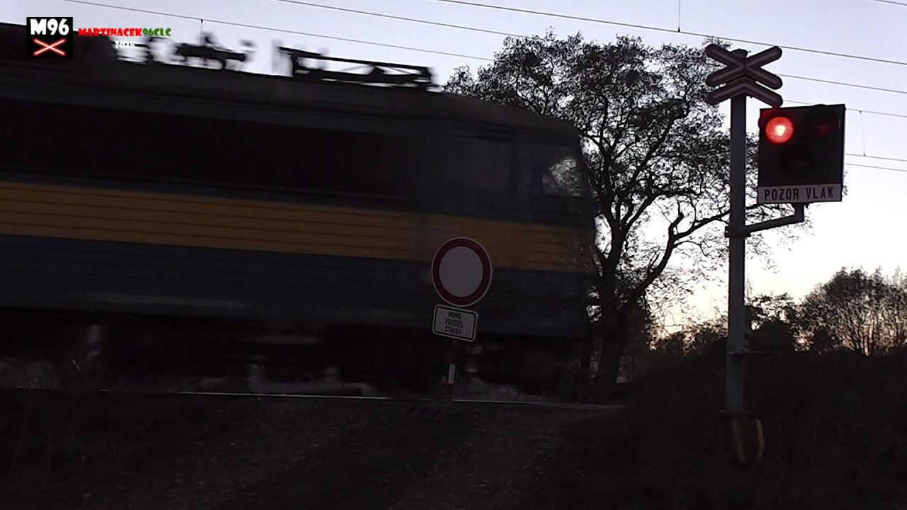 Železniční přejezd Golčův Jeníkov #2 [P3707] - 23.10.2015  / Czech railroad crossing