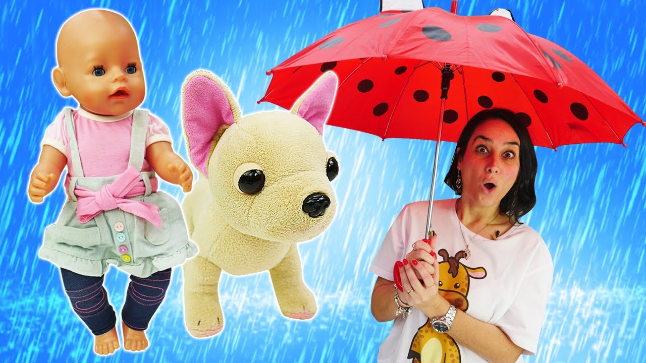 La bambola Baby Born mette a posto i giocattoli! Giochi per bambini. Come una mamma in italiano