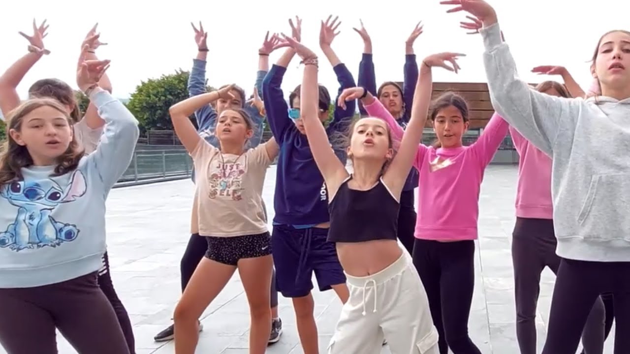 Papaoutai- Stromae | Campamento de baile y danza Unique 2023