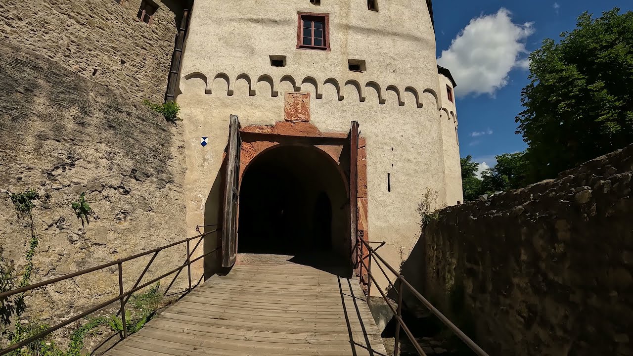 Hiking up to Marksburg (a castle)