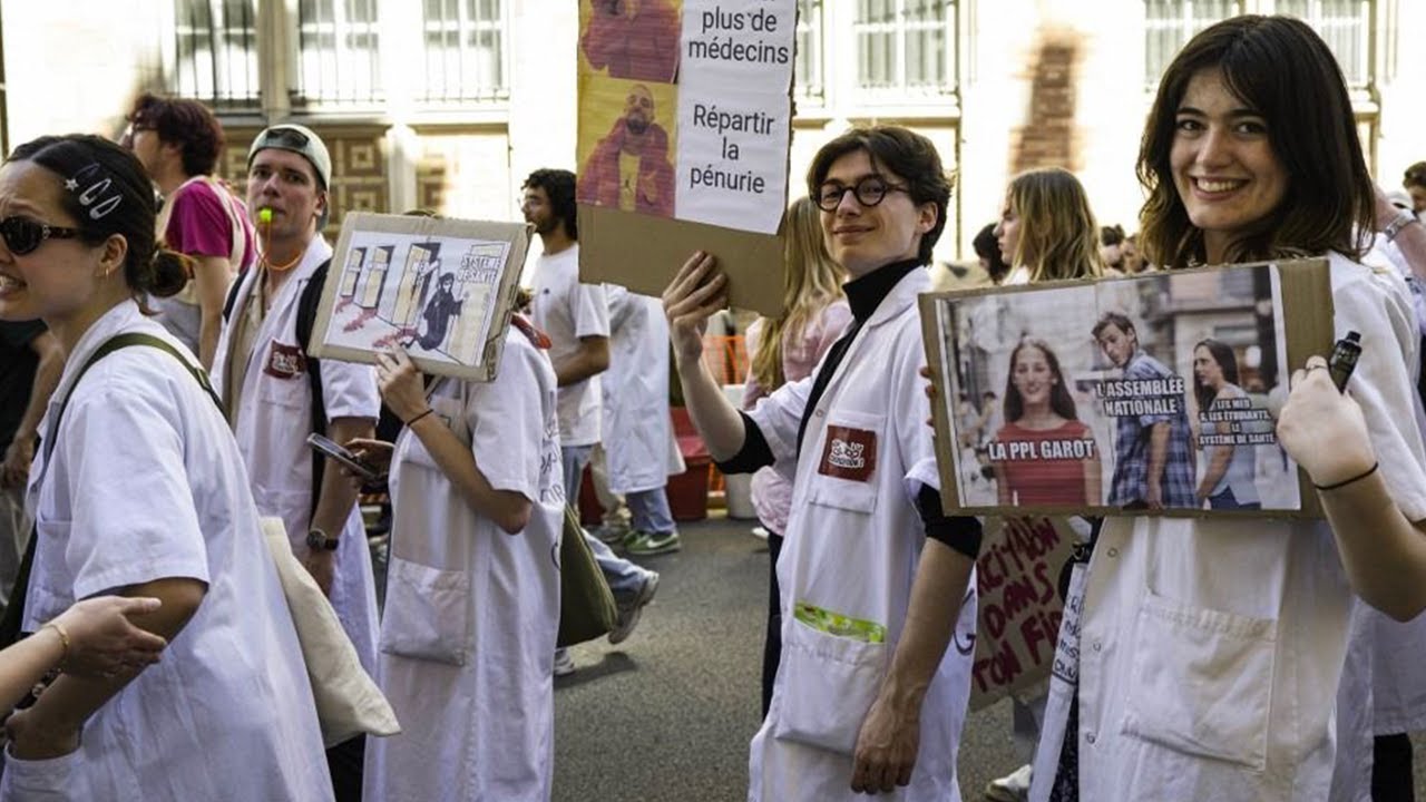 Les m&eacute;decins en gr&egrave;ve et d&eacute;fileront demain &agrave; Paris
