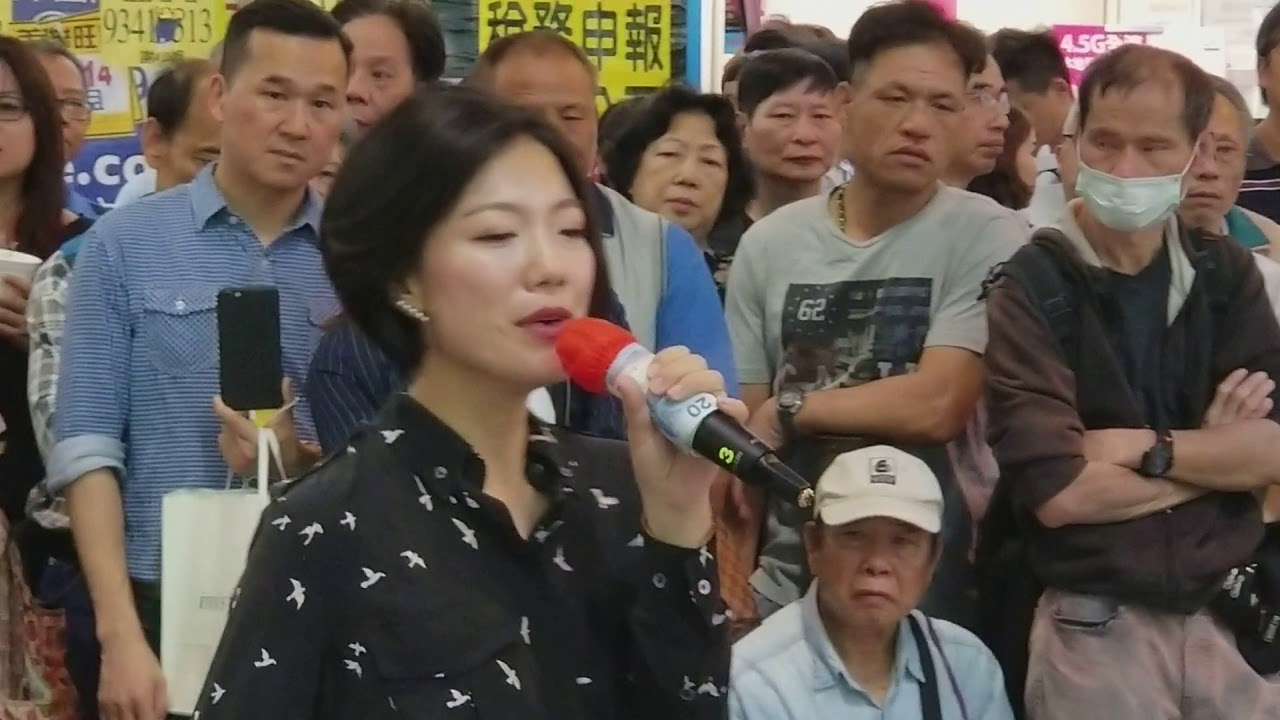 旺角羅文 18/04/28 (21:16)小龍女龙婷 問誰領風騷+鐵血丹心(合唱 旺角羅文) 雪地上的回憶 月亮代表我的心 誰來愛我 Stacey Long