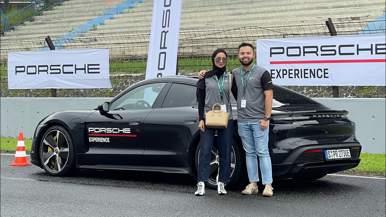 NGEDRIFT PAKAI PORSCHE 992 GT3 RS! PORSCHE WORLD ROAD SHOW INDONESIA