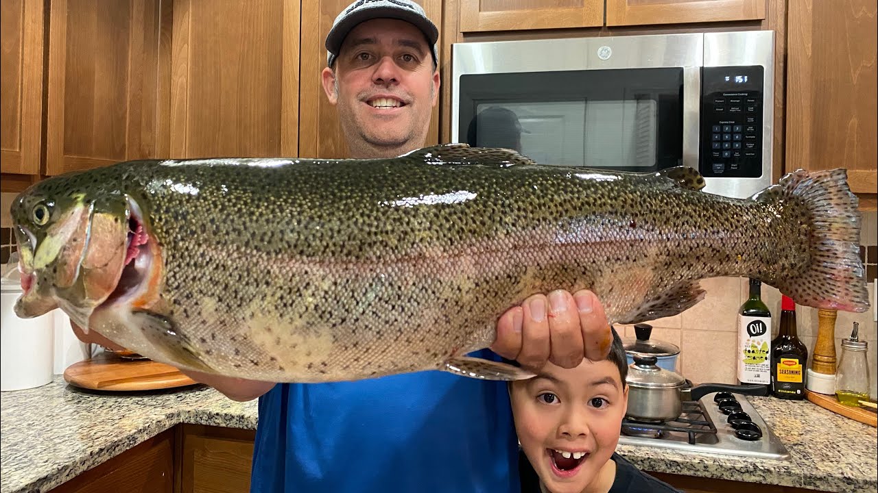 Catching ***MONSTER*** Rainbow and Lightning Trout at Horseshoe Lake Quarry Lakes Fremont!!!