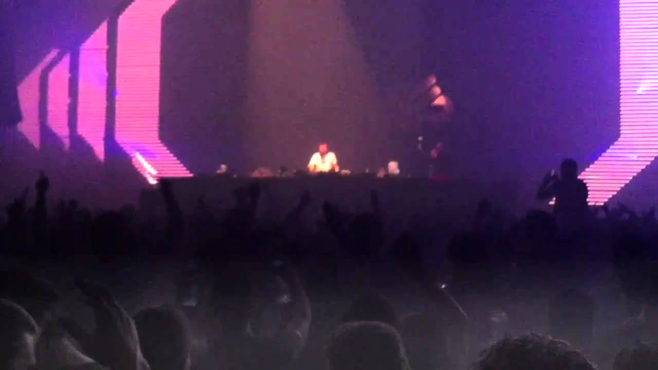 Sander van Doorn @ Energy 2011 playing Green Velvet - Flash (Nicky Romero remix)