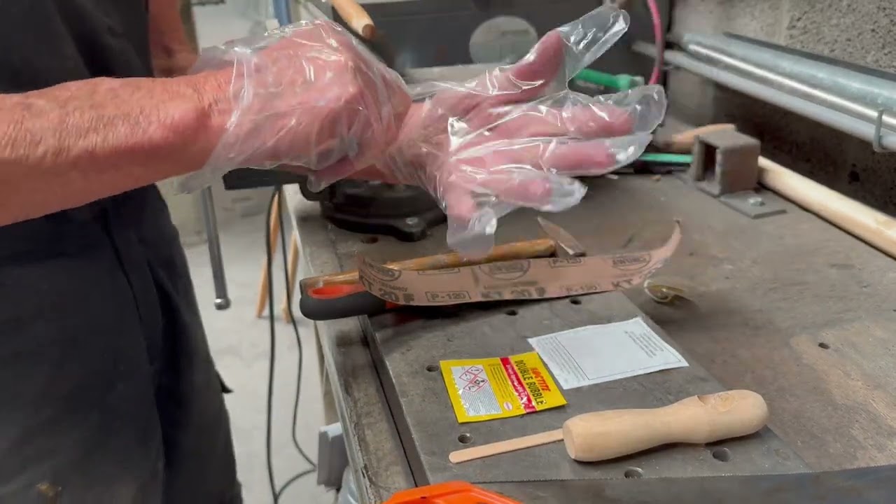 Replacing the top grip on the handle of the Royal Dutch Hoe